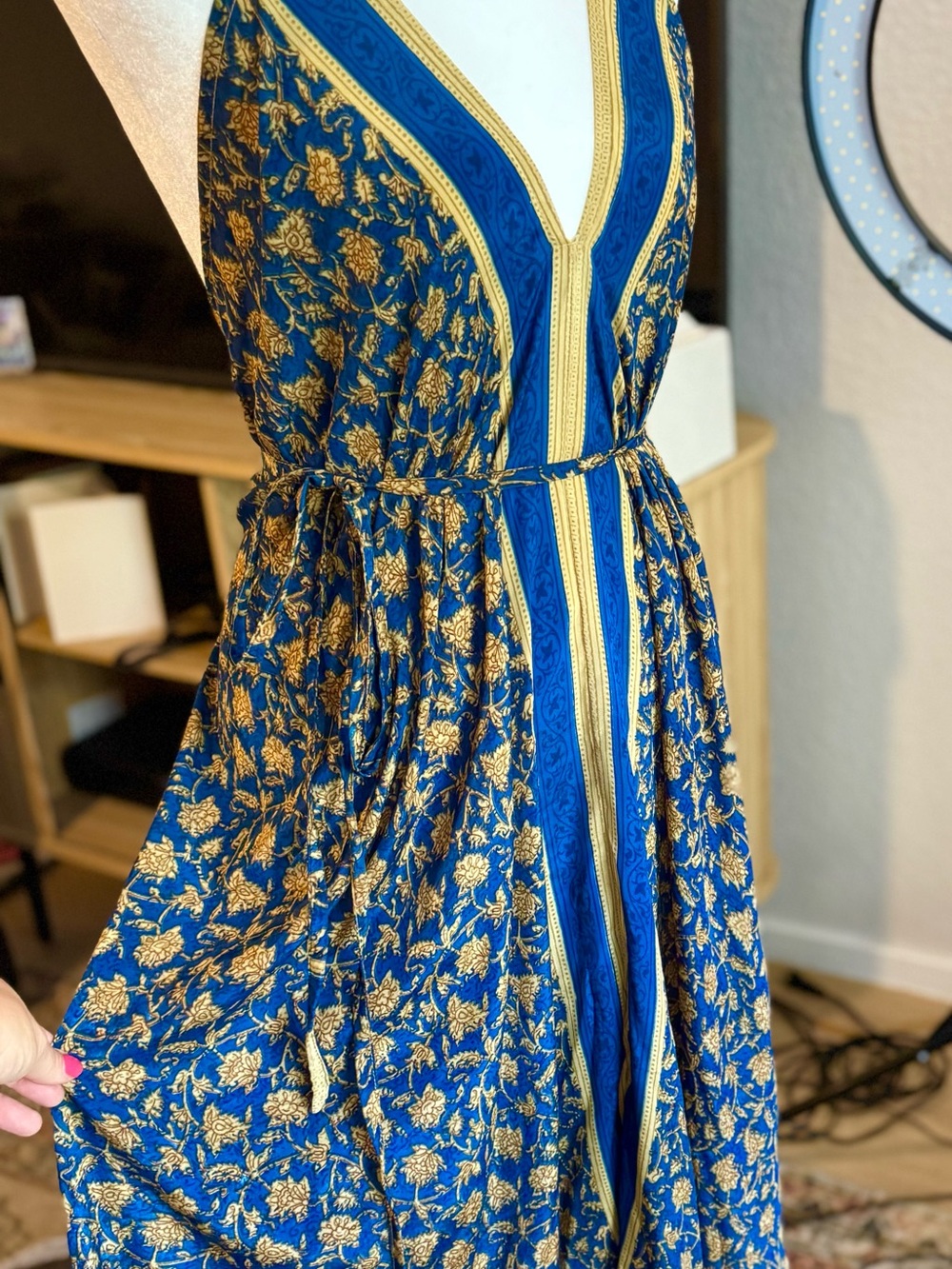 Elegant Blue and Gold Floral V-Neck Maxi Dress